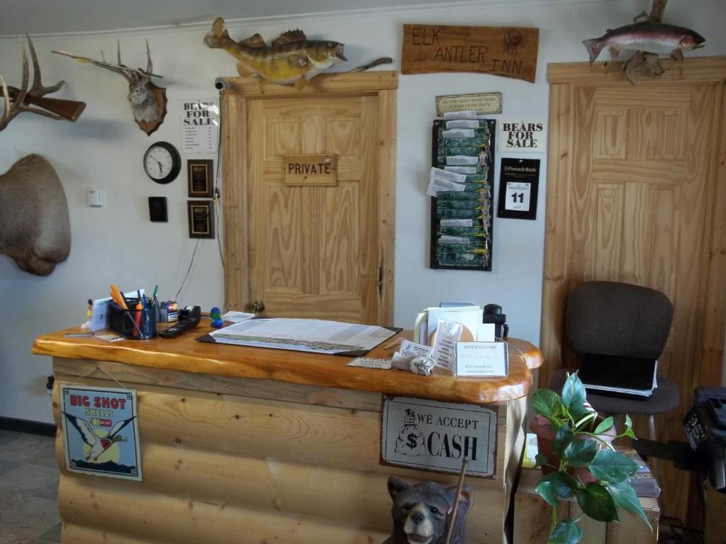 Budget Host Elk Antler Inn Thermopolis Zewnętrze zdjęcie